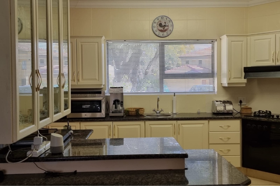 4 Bedroom Property for Sale in WestLake Country Safari Estate North West